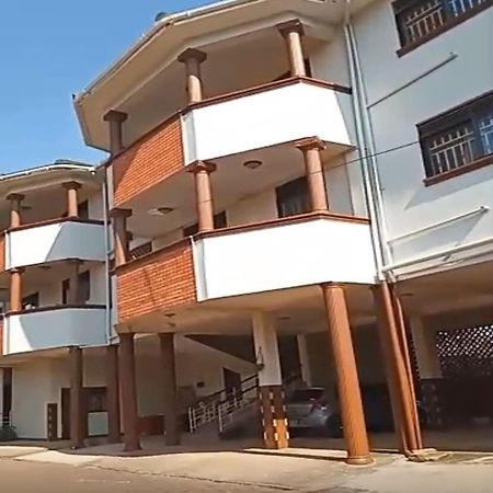 The Abode Apartments Lake View & Breakfast Suite Near Beach Entebbe Exterior foto