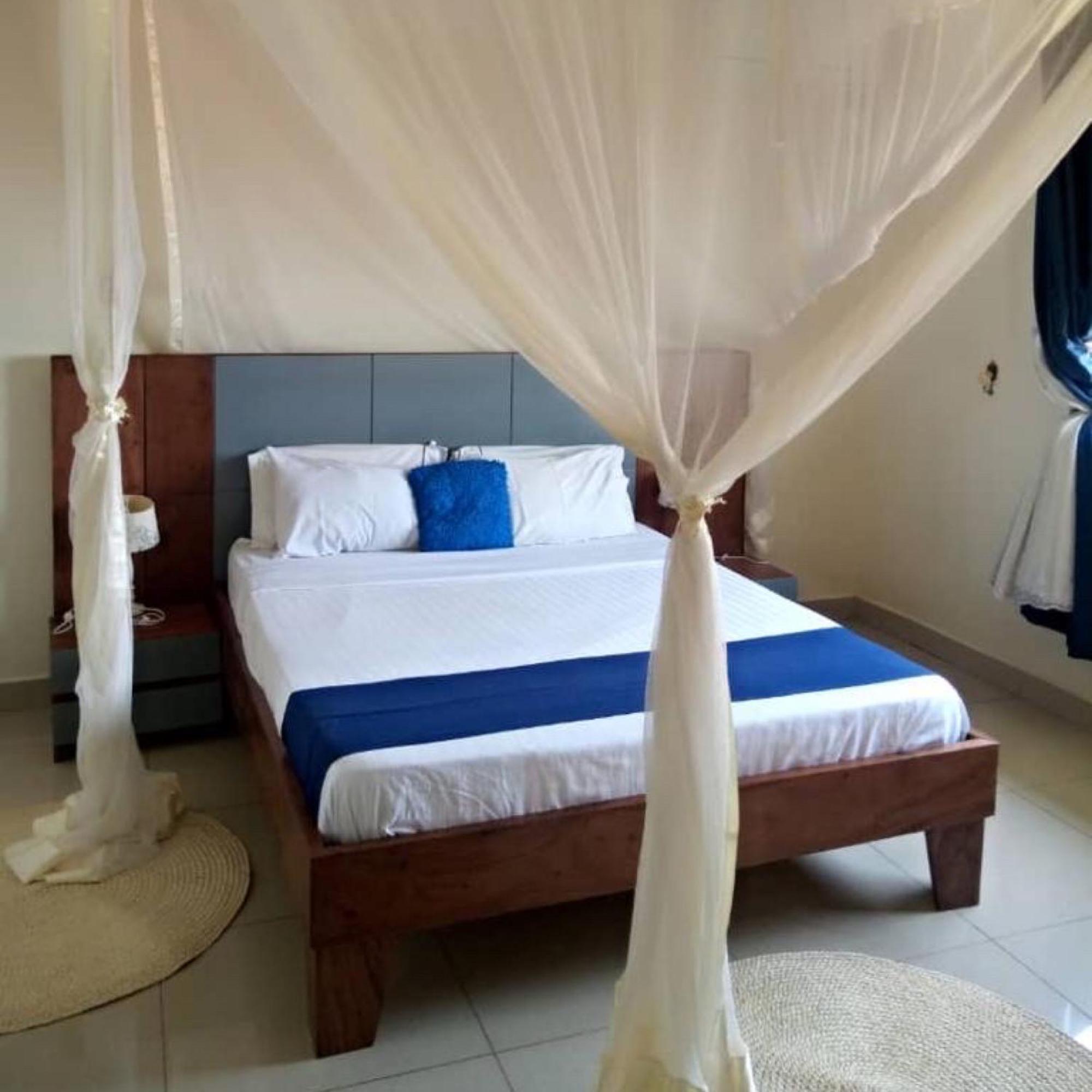 The Abode Apartments Lake View & Breakfast Suite Near Beach Entebbe Exterior foto