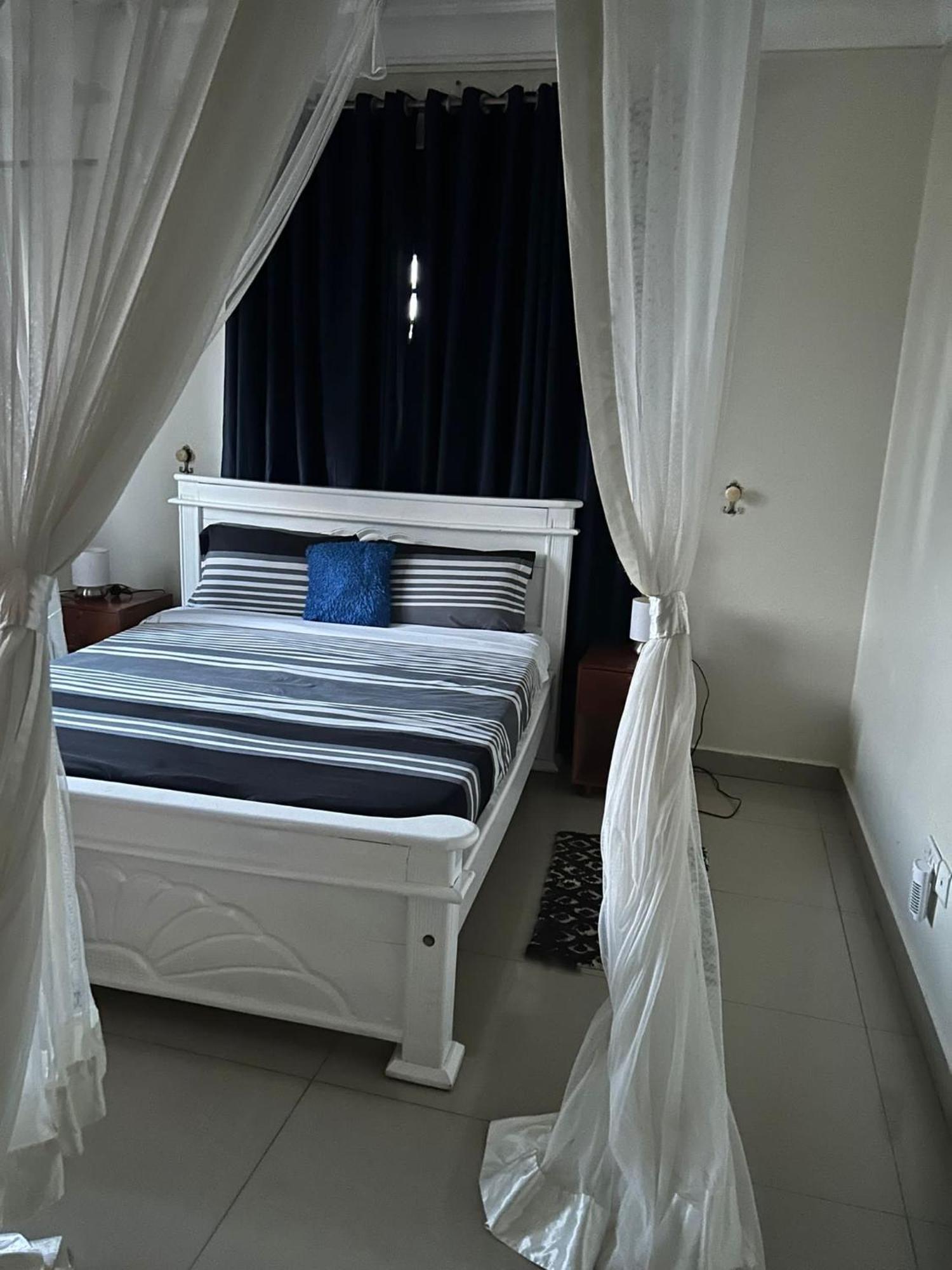 The Abode Apartments Lake View & Breakfast Suite Near Beach Entebbe Exterior foto