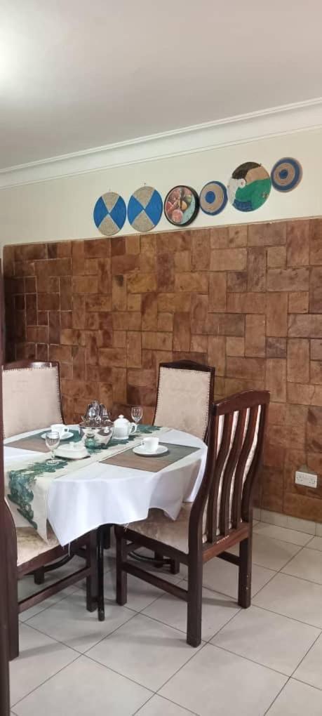The Abode Apartments Lake View & Breakfast Suite Near Beach Entebbe Exterior foto